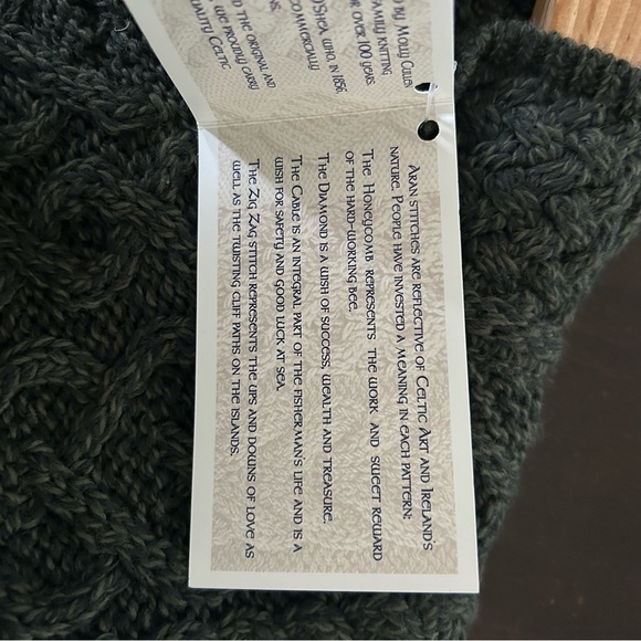 NEW! Aran Mor Soft Wool Chunky Cable Knit Funnel Neck Sweater Size Medium - Picture 14 of 14